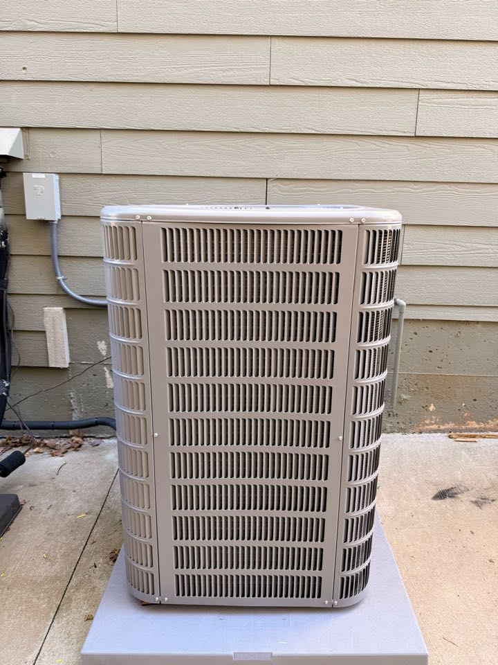 2 Ton Ducane Heat Pump Split!