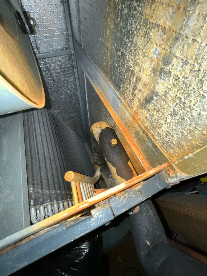 Goodman heat pump diagnostic, repairs and cleaning. 