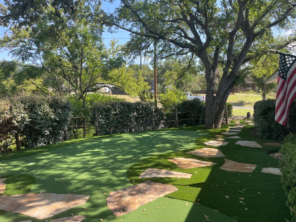 We installed a beautiful little LawnPop Artificial Turf putting Greene in the horseshoe Bay neighborhood on Lake LBJ.   The homeowners will improve their golf game as they are neighbors to the Apple rock golf course of Horseshoe Bay.  