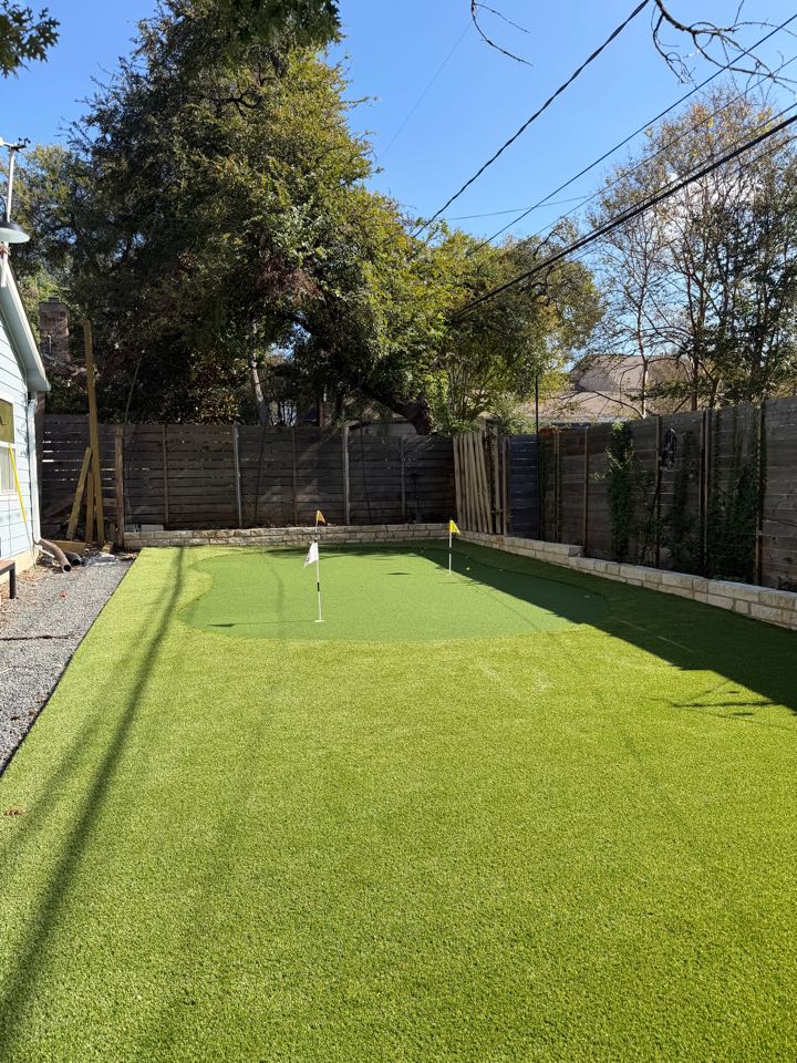 We are in the Bryker Woods neighborhood of Central Austin with our brand new LawnPop synthetic turf putting green. 
