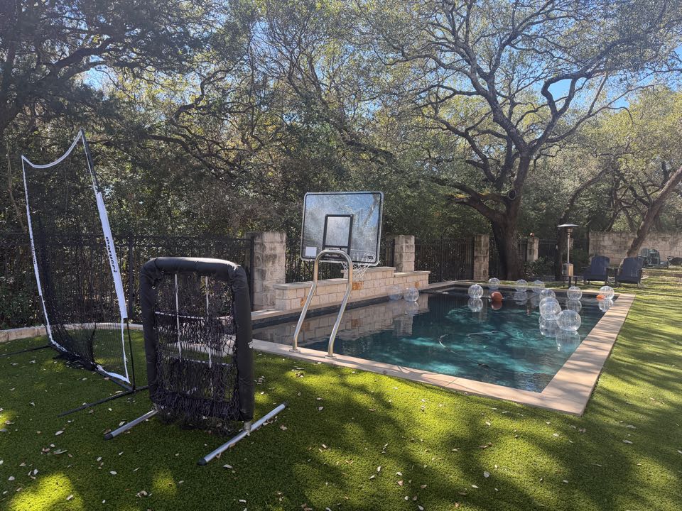 A beautiful LawnPop artificial turf project next to the pool. 