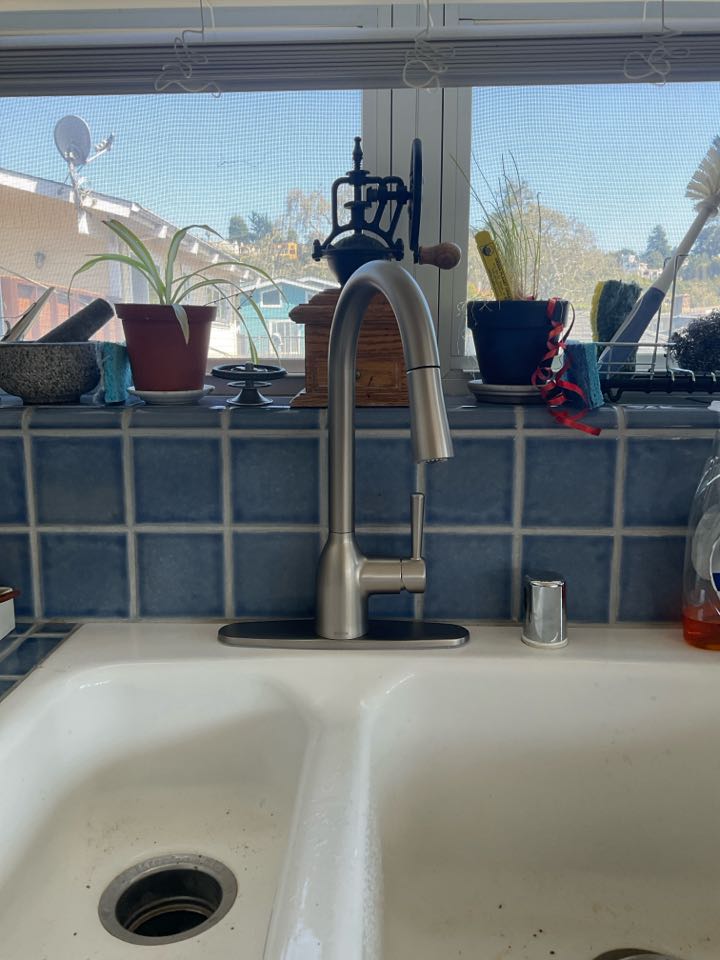 Replaced kitchen faucet 