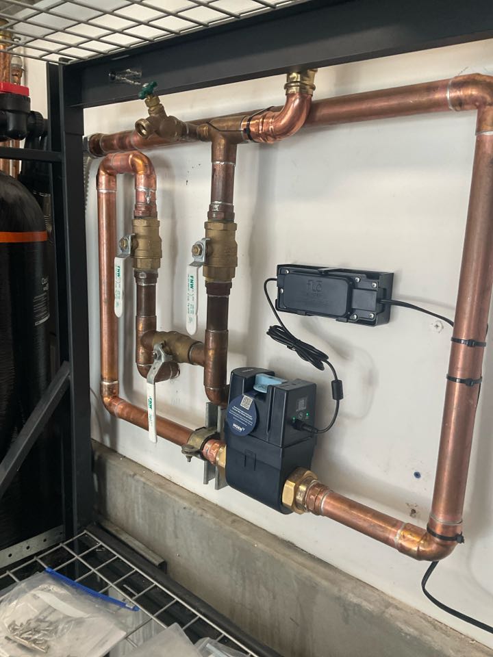 Put in a Moen leak sensor 