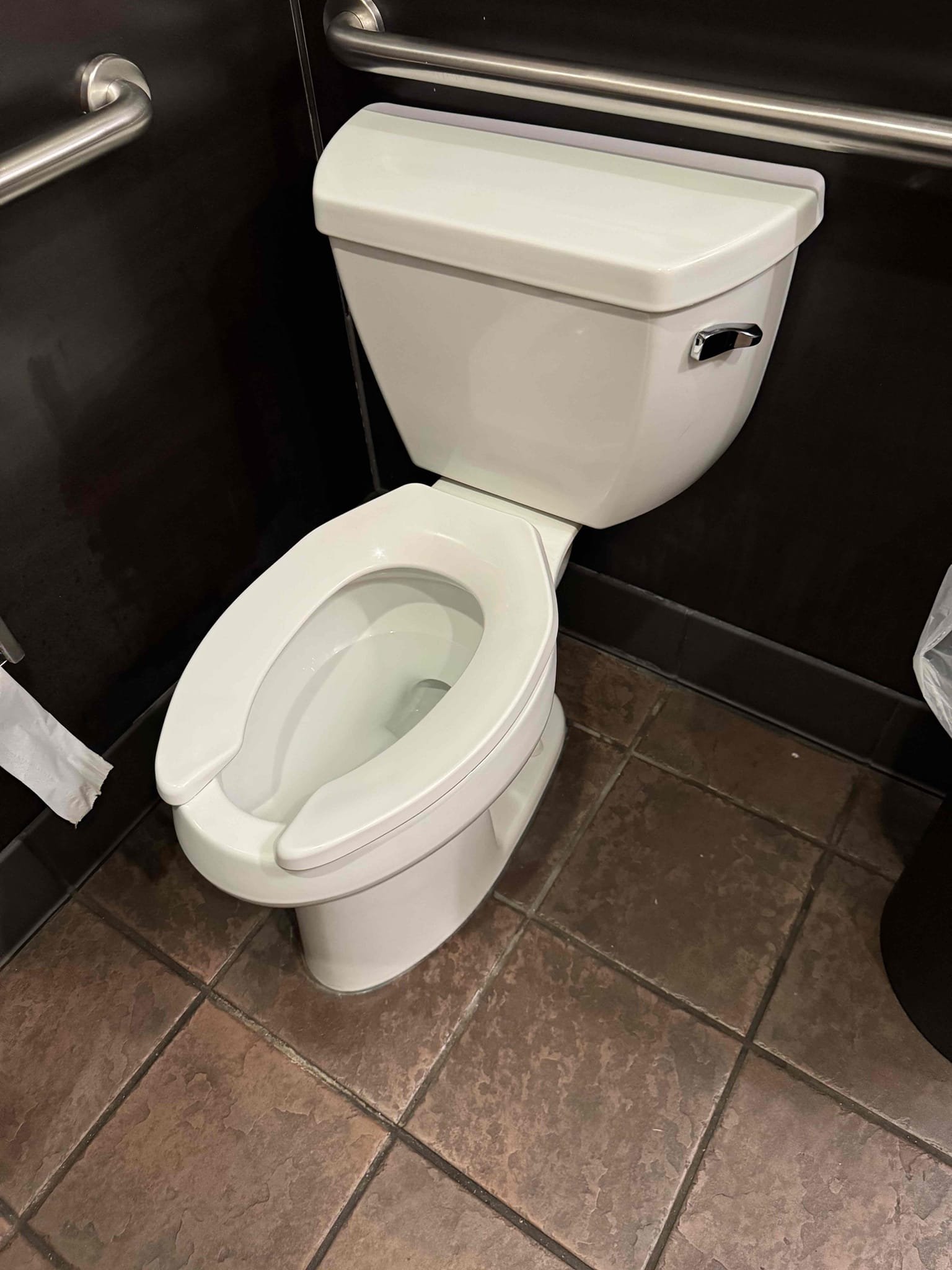 I successfully replaced the cable system on the Sloan flushmate toilet in the designated bathroom. The old system was malfunctioning, causing improper flushing. After removing the old components, I installed the new 504 Sloan flushmate cable system, ensuring all parts were correctly aligned and securely fastened. The toilet now flushes efficiently and effectively. I conducted a thorough test to confirm the system's functionality and verified that the toilet operates smoothly. The bathroom is now ready for use. I signed for Crystal upon completion of the task.