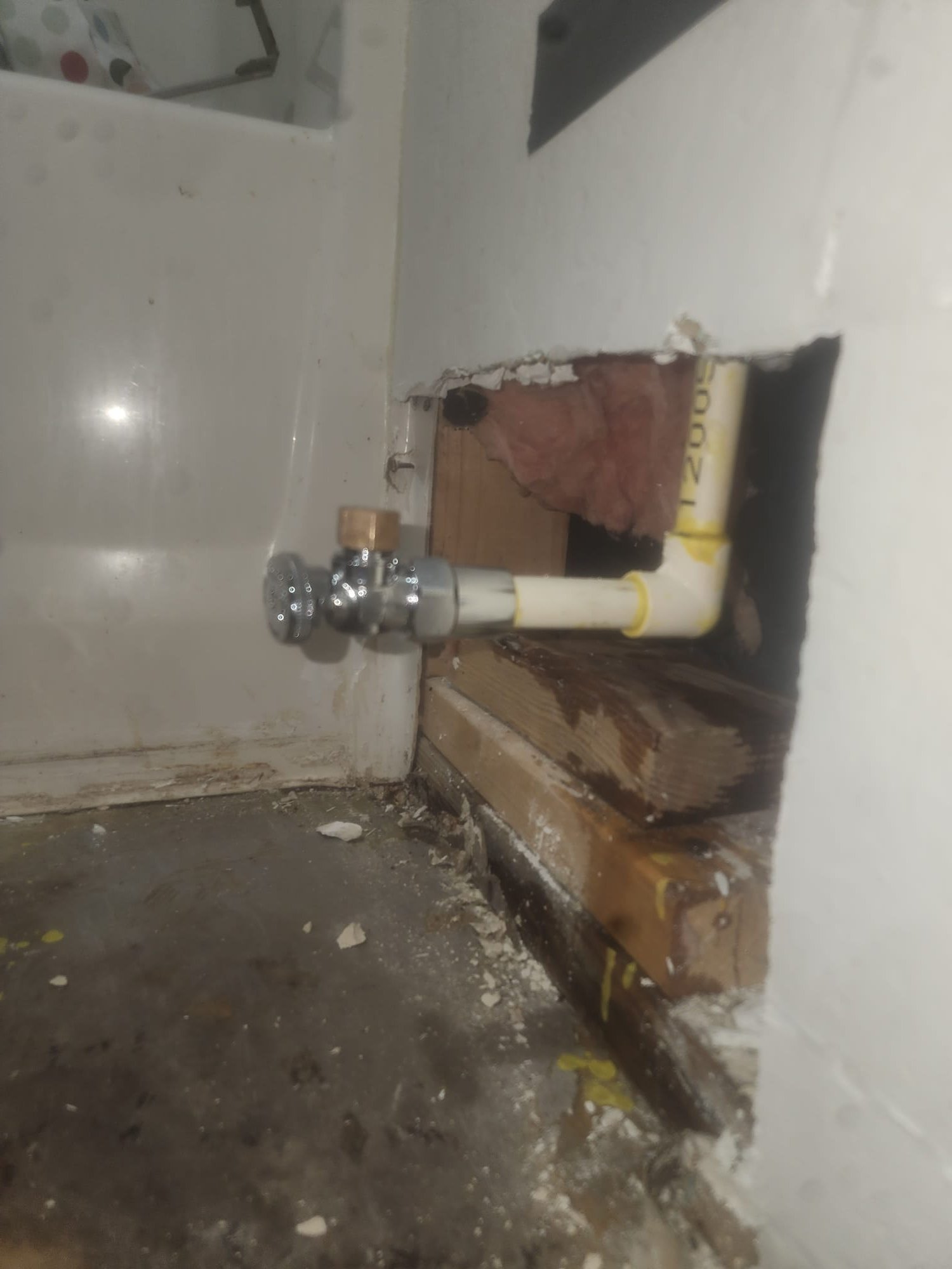 I replaced a malfunctioning CPVC valve that was no longer functioning properly. This valve was crucial for controlling water flow to the toilet. After thorough inspection, I identified the damaged components and removed the faulty valve. I then installed a new, high-quality CPVC valve, ensuring a secure and leak-free connection. The toilet is now operating efficiently.