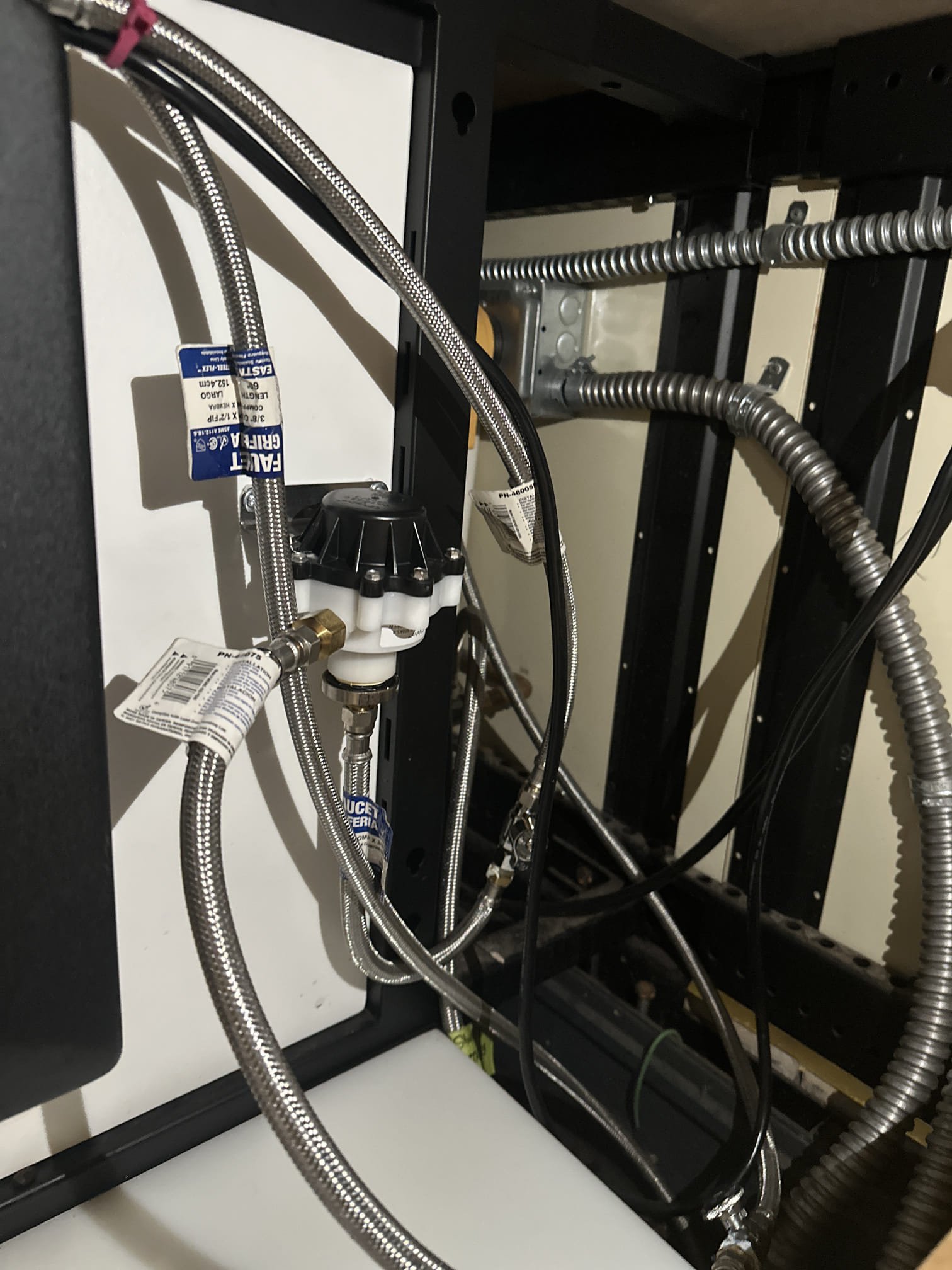 Upon arrival, I was informed by the manager that another technician had previously addressed a reported leak from the coffee makers. I thoroughly inspected the area beneath the Vertica coffee makers, ensuring a comprehensive examination. There were no visible signs of a leak, and the area was completely dry. I also checked the surrounding components for any potential issues and confirmed that everything was functioning correctly. My assessment concluded that no further action was necessary at this time.