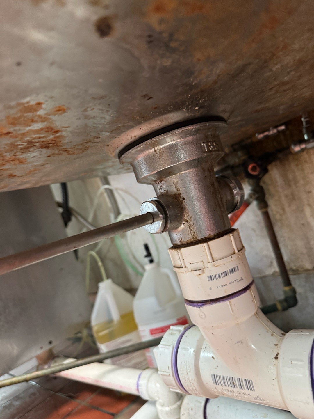 Upon inspection, I identified a leak originating from the left side Franklin drain seal. I removed the gasket and installed a new one, followed by resetting the lock ring. After testing, I moved to the right component and discovered a broken Franklin drain handle. I replaced it with a new handle. On the left side component, I found the handle lock nut to be loose, which I tightened to the correct specification. I also checked the o-rings on all three component plungers and tested them. Additionally, I found a broken lock ring on the spout, which I replaced with a new one. I conducted thorough testing of all components. The manager, Erica, was present and tested the components' ability to hold water before I departed.