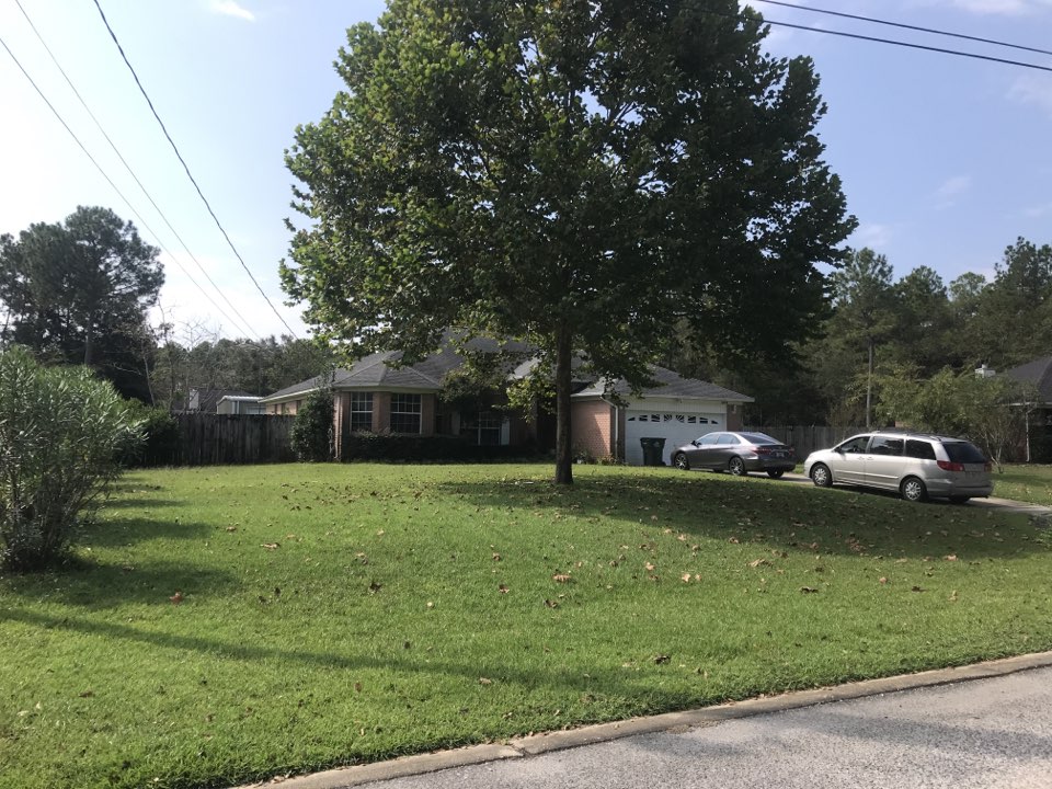 Measuring for impact replacement Viwinco double hung windows in pace Florida Measuring for impact replacement Viwinco double hung windows in pace Florida