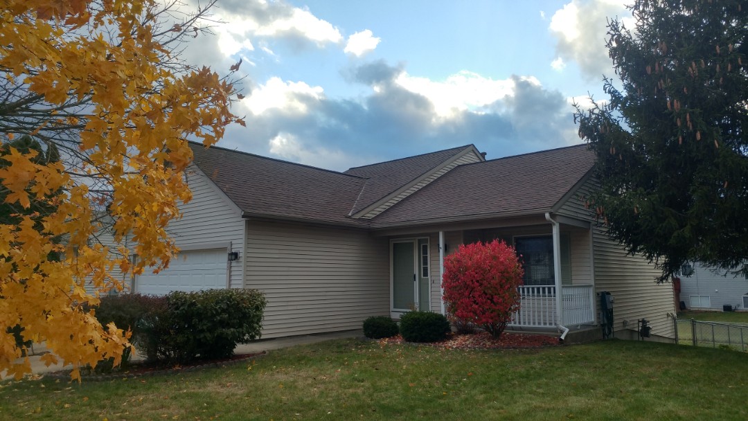 Holland, MI - Brand new GAF Hickory. What a beautiful color. Homeowner chose the Golden Pledge Warranty!!!!! This roof is built to last Holland, MI - Brand new GAF Hickory. What a beautiful color. Homeowner chose the Golden Pledge Warranty!!!!! This roof is built to last
