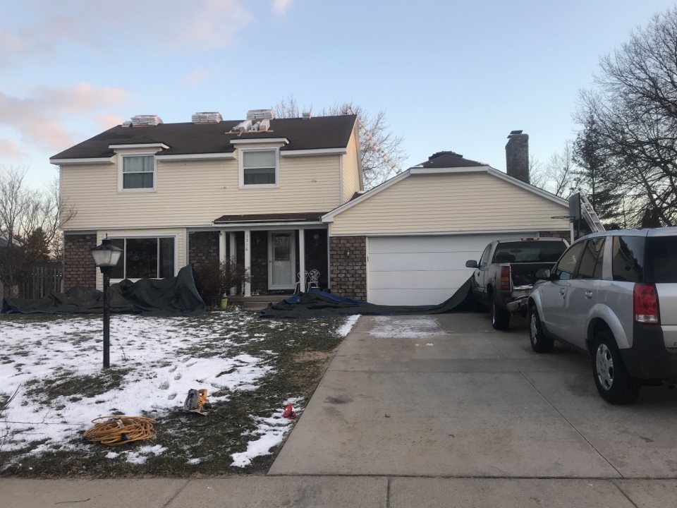 Kentwood, MI - New roof for this homeowner and he is glad! Kentwood, MI - New roof for this homeowner and he is glad!