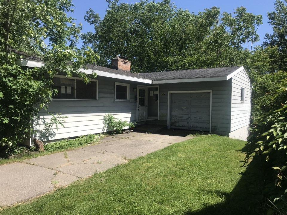 Grand Rapids, MI - This house might need to Sharpen up its roof Grand Rapids, MI - This house might need to Sharpen up its roof