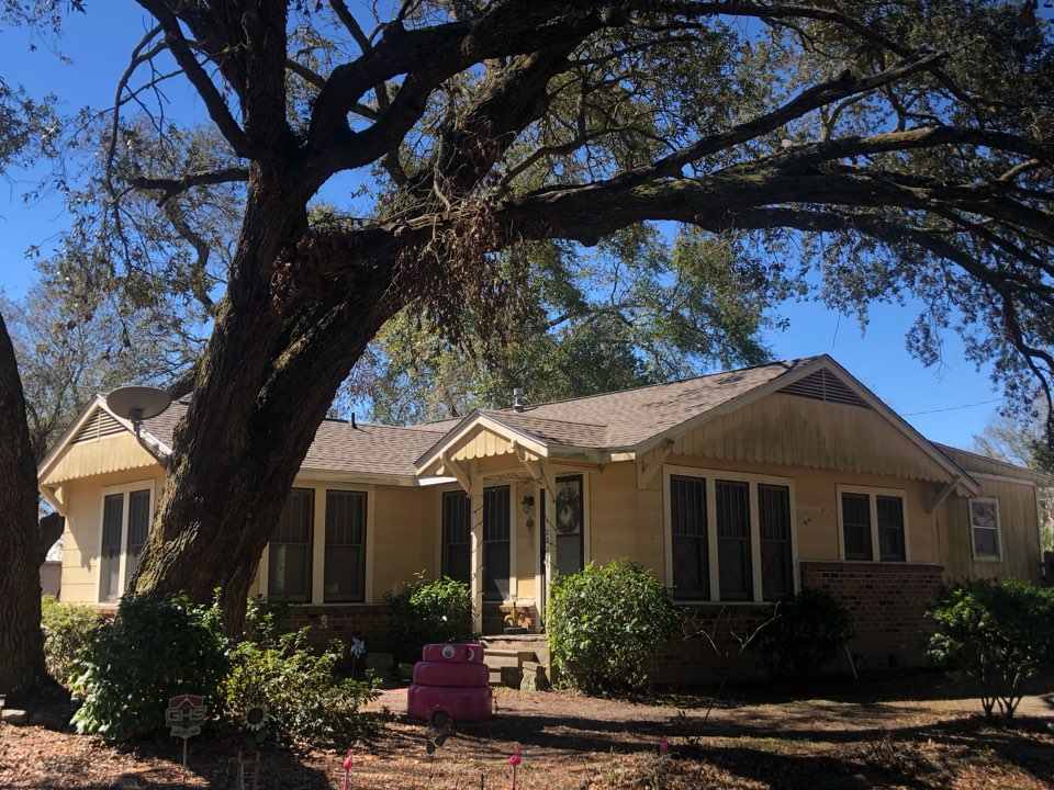 Gulfport, MS - This quaint one story home it took unfortunate damage from the coasts latest hurricane. B&M Roofing provided them a brand new whole re-roof using GAF lifetime series timberline architectural HDZ shingles in the color Weatherwood. Gulfport, MS - This quaint one story home it took unfortunate damage from the coasts latest hurricane. B&M Roofing provided them a brand new whole re-roof using GAF lifetime series timberline architectural HDZ shingles in the color Weatherwood.