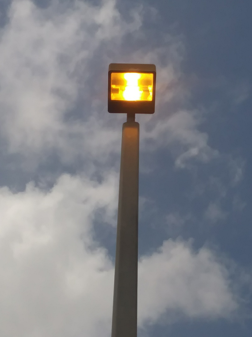 Fort Lauderdale, FL - Replacing 400w High pressure sodium lamps and ballast. Ft. Lauderdal. Fl. Fort Lauderdale, FL - Replacing 400w High pressure sodium lamps and ballast. Ft. Lauderdal. Fl.