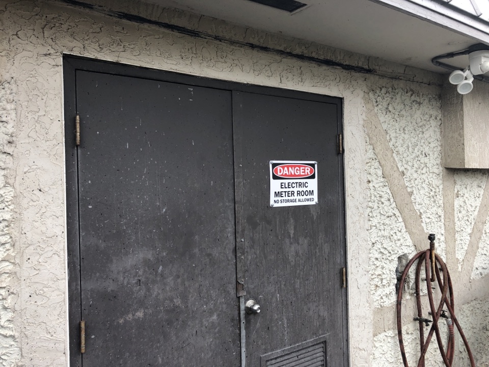 Miami, FL - Installing new electrical panels and new safty electrical signs. Miami, FL - Installing new electrical panels and new safty electrical signs.