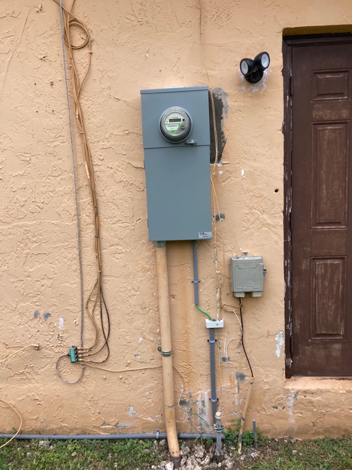 Homestead, FL - Installing new electrical service Homestead, FL - Installing new electrical service