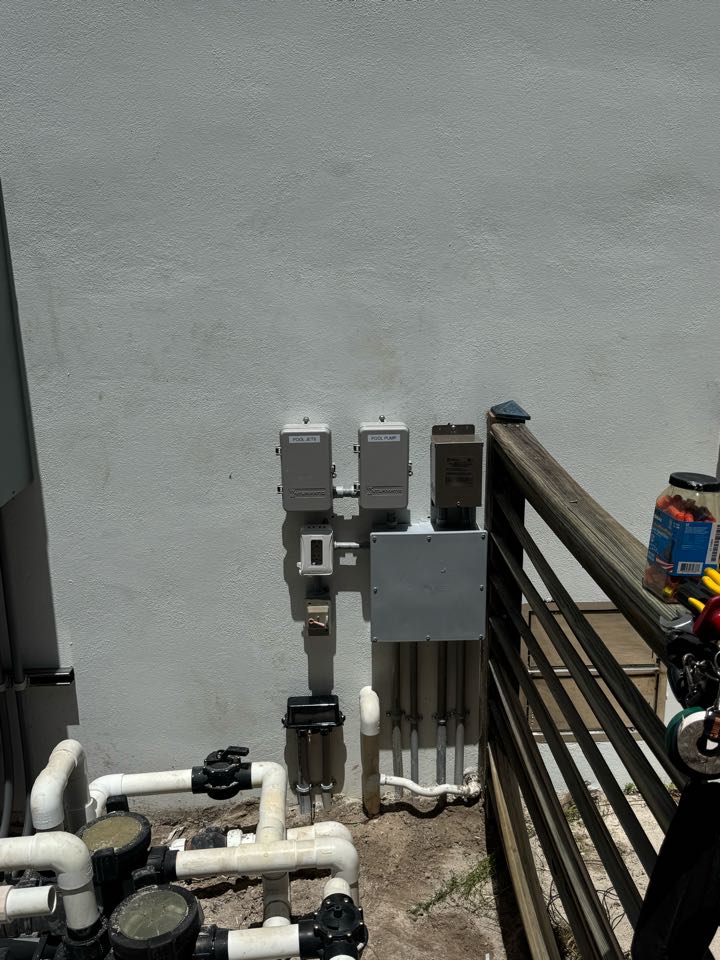Key Largo, FL - Installed new pool timers and pool transformer 