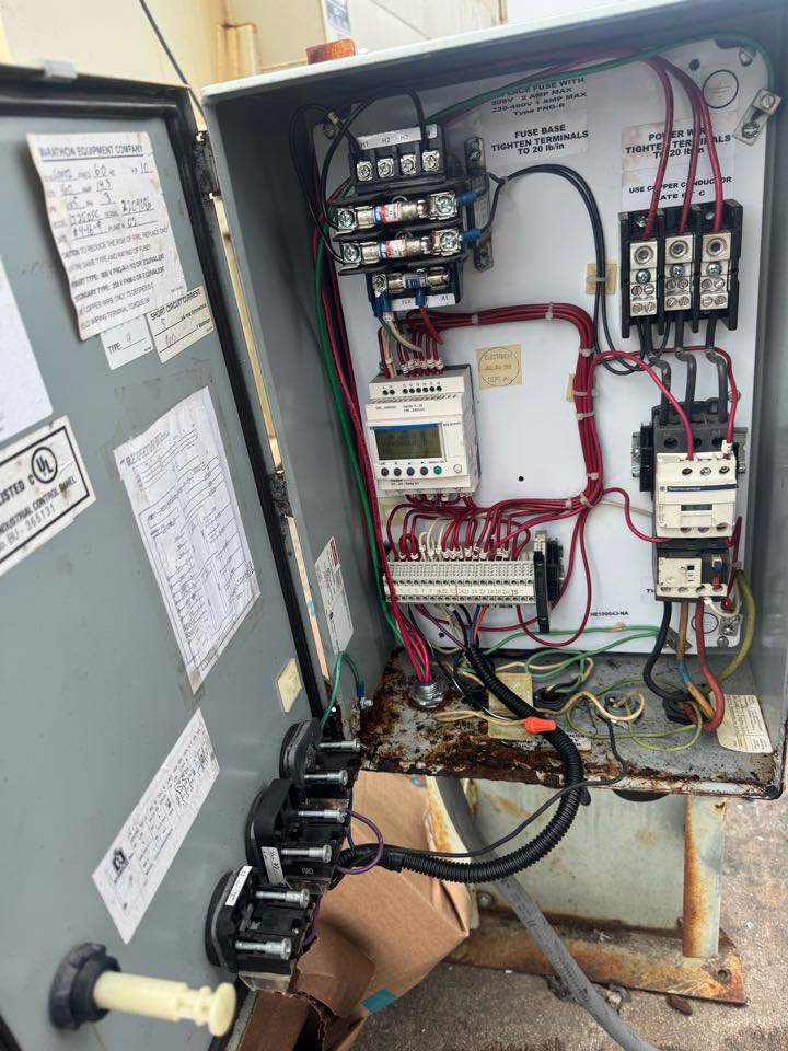 Restoring power to trash compactor. Repairing eletrical controls to trash compactor 