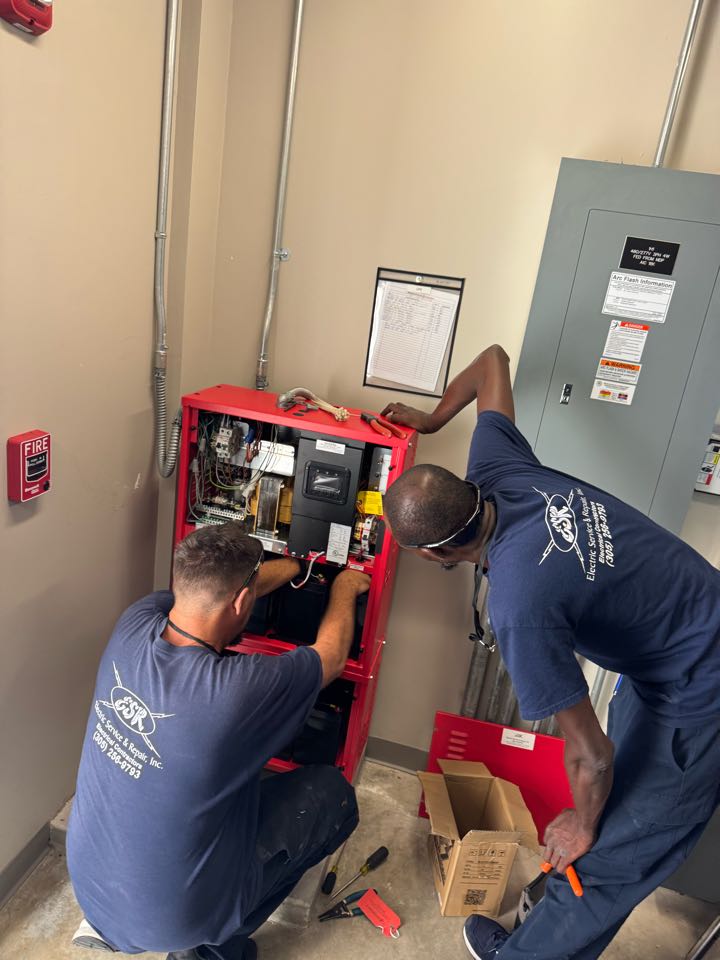 Installing new lighting inverter in
Clermont Florida 34711