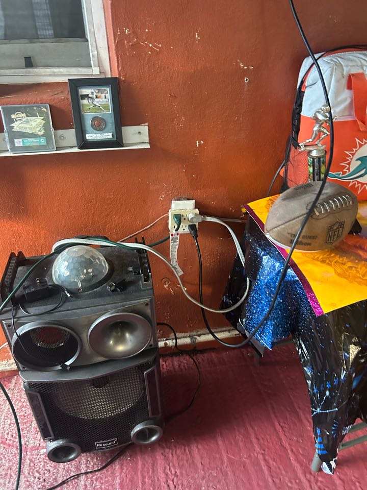 Fix outlet for fish tank