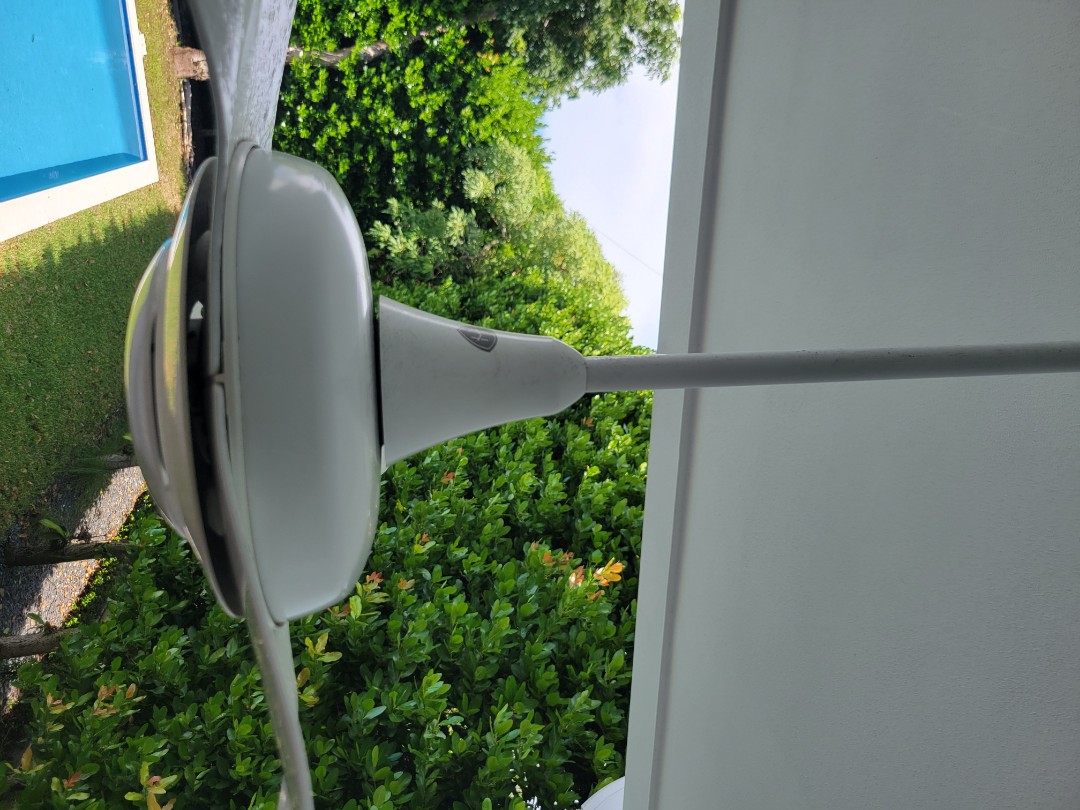 Coral Gables, FL - 2 Haiku fans not working in customers house in Key Biscayne  , Fl. Did diagnostics talked to tech support. motors in fans are not working need to be replaced 