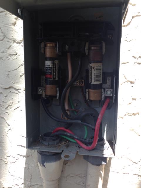 Boca Raton, FL - Electricial Contractor Boca Raton, FL|Electrician restoring air conditioning for our customers in Boca Raton, FL by repairing fused disconnect switch. Boca Raton, FL - Electricial Contractor Boca Raton, FL|Electrician restoring air conditioning for our customers in Boca Raton, FL by repairing fused disconnect switch.