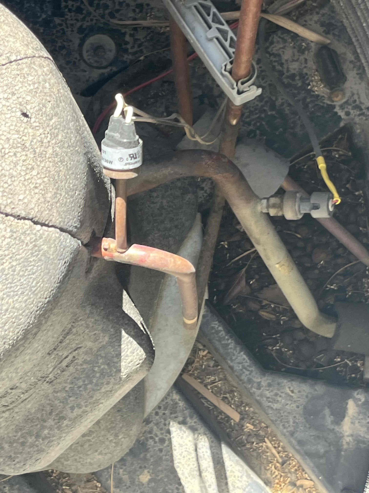 La Quinta, CA - 🛠️🛠️
Returned to check system 

Opened evaporator coil preformed electronic leak detector,
Visual leak detector and tested unions with blue 
Nothing was found no oil on condensation pan

Went to condenser
Removed condenser top, perform an electronic leak search, visual inspection search and tested unions with blue
Nothing was found

Pumped down system
Pressurize, refrigerant lines, and evaporator coil with nitrogen
a add pressure sensors on suction and liquid lines
Will return in three days to inspect gauges for pressure loss

Called homeowner informed him of today’s tasks
Will follow up with client on Friday to get access to property