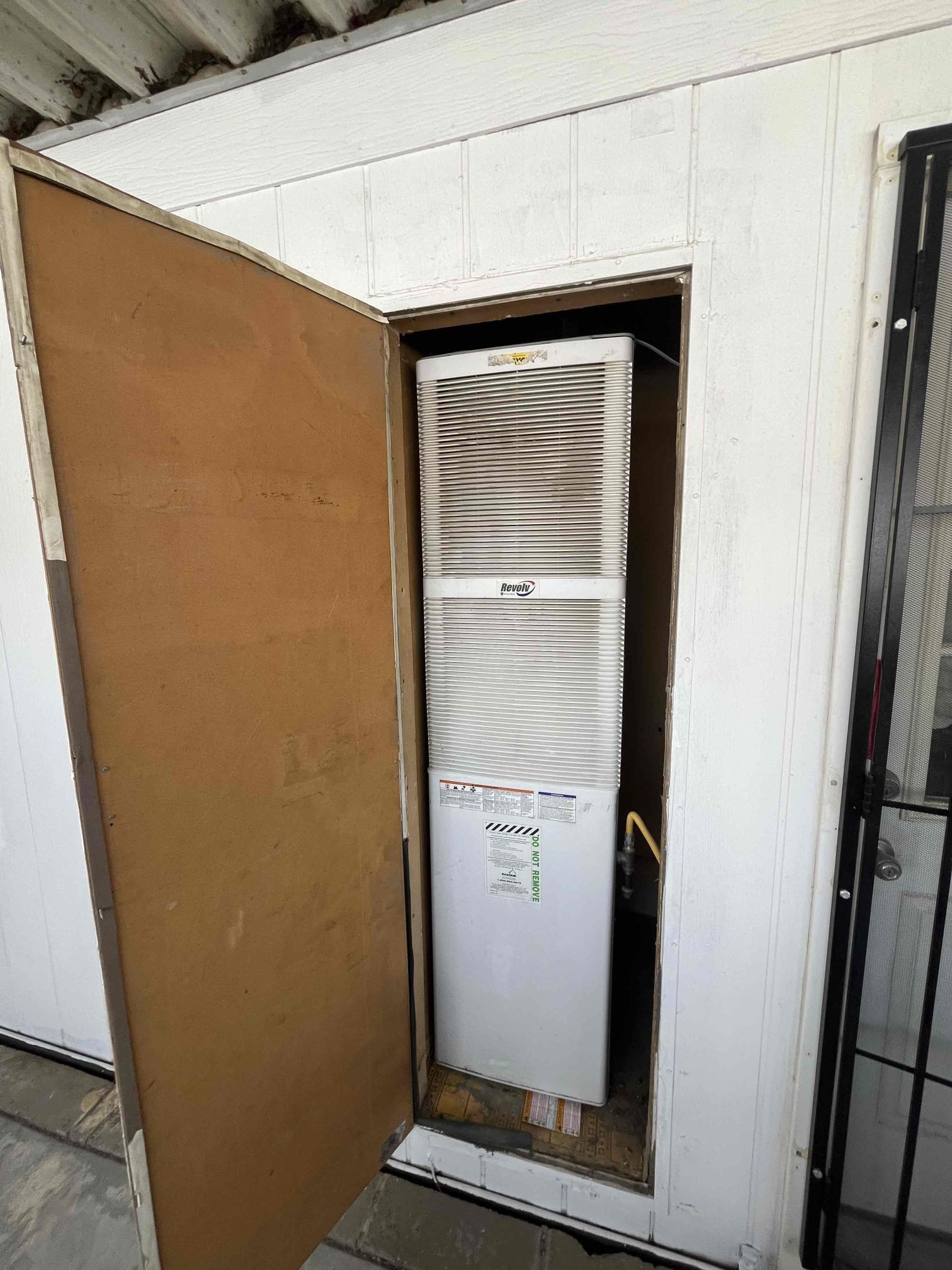 Thousand Palms, CA - 🛠️🛠️
Demand service
No cool

Upon arrival, client inform me that system was not cooling
Thermostat was taped up to the wall

With further investigation, it was discovered that thermostat was not properly seated on back plate
Mobile home, wood panel, when attempting to put thermostat on the wall, the panel sink in

Client just moved into property
Spoke with client and recommend performing first maintenance this way I can get an overview of all of the equipment
While performing maintenance found compressor was pulling high amps due to a dirty condenser coil
Refrigerant and all other components were within range
Rinsed equipment and replaced two 16 x 20 filters

Also recommend replacing thermostat (thermostat conflict back plate)
After maintenance and thermostat install installation

✅
System is now operating properly and within limits