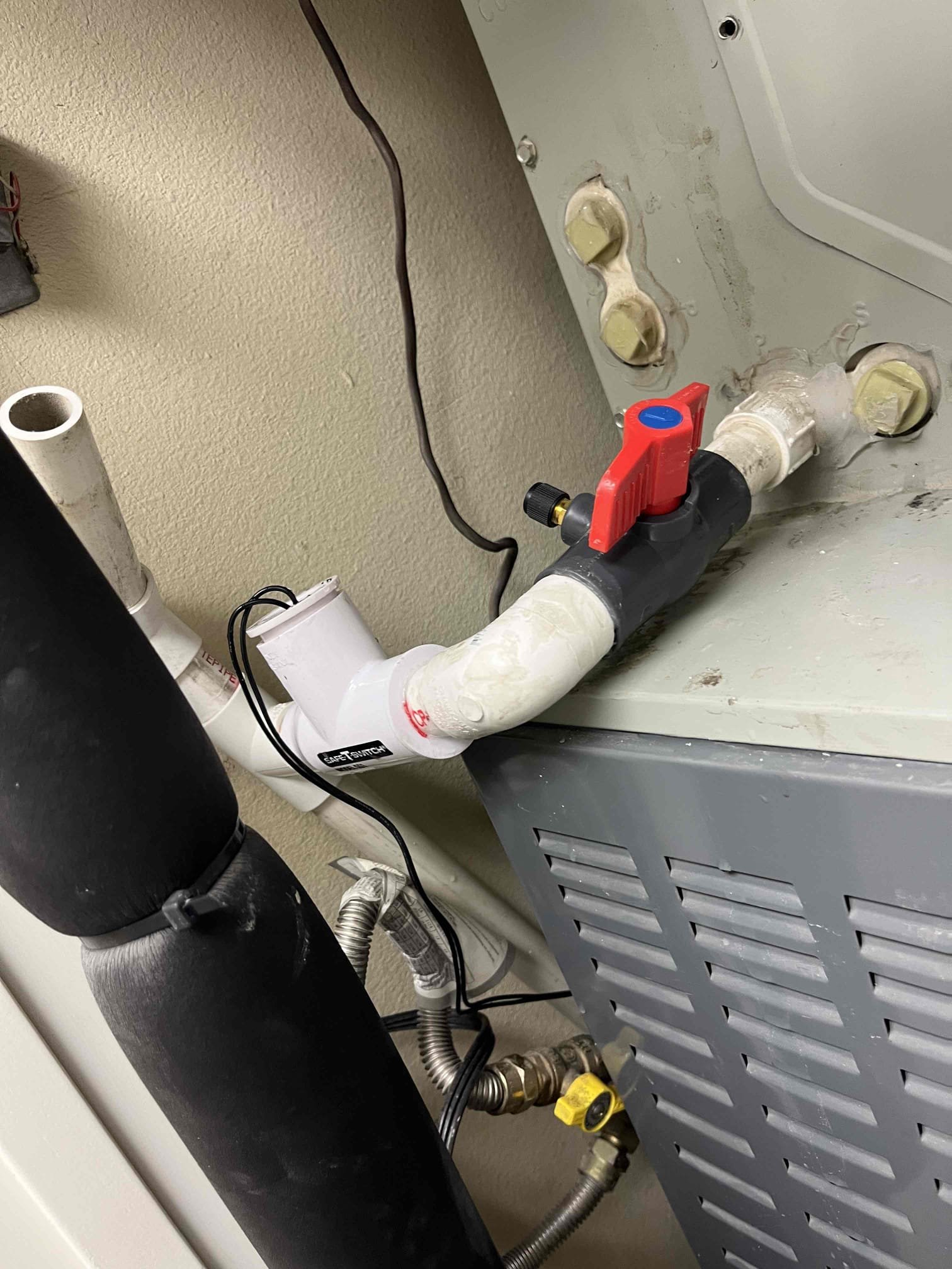 🛠️🛠️
Demand service
💧💧
Condensation issue

Upon arrival found that condensation line was backed up
📞📞
Called Client informed her of findings recommend installing Jones valve and water safety switch
Client approved recommended repairs

Installed water safety switch, and Jones valve
Flush condensation with high-pressure CO2

AS A COURTESY
Vacuum sitting water underneath platform and around furnace

✅
System is now draining properly

Turned system back OFF ( how I found it )
Lock deadbolt and put key back in it place
