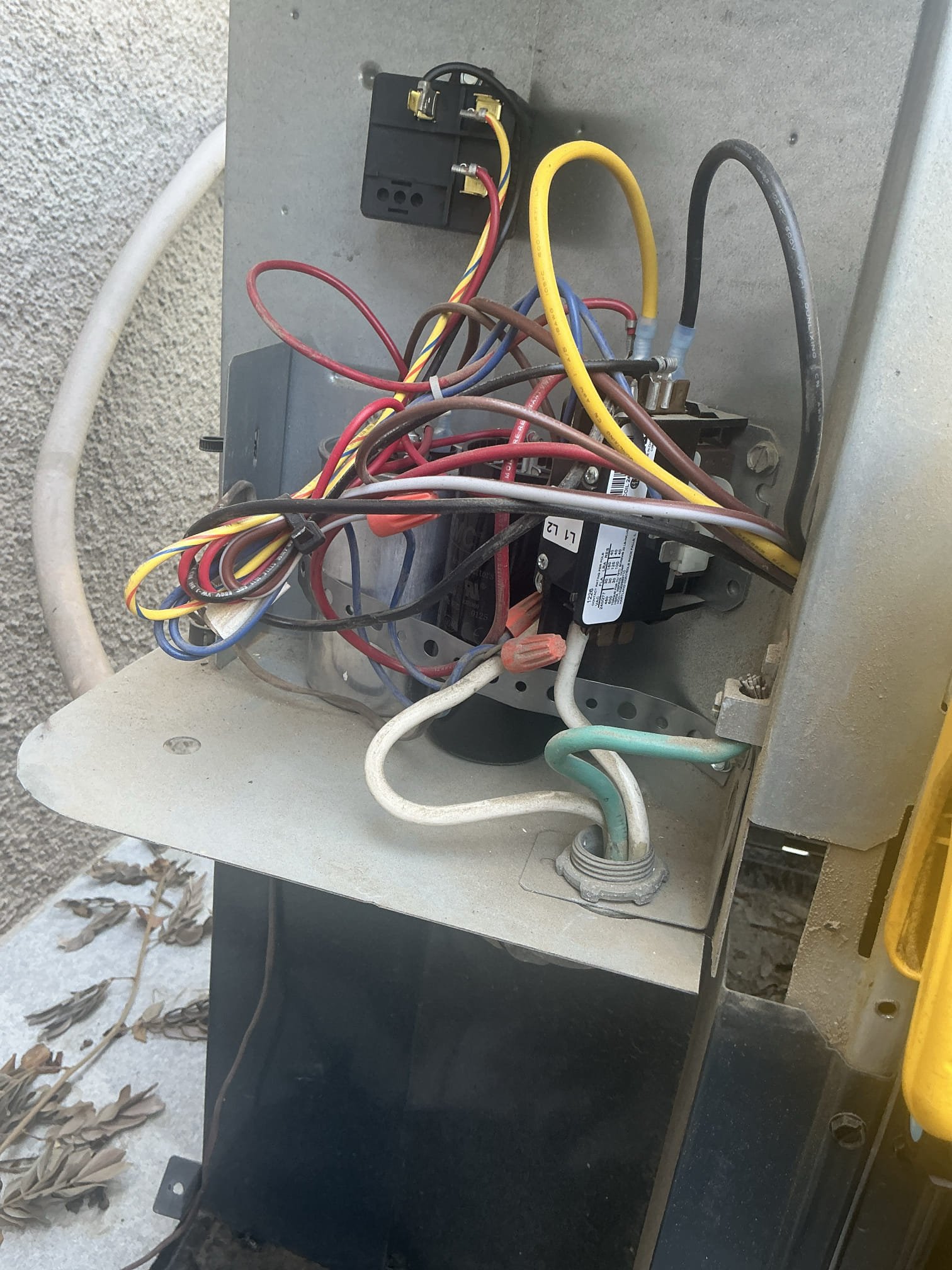 Verified equipment is working on arrival. 20 temp split. Compressor, fan motor, blower motor operational. Advised equipment may have had potential thermal overload which causes compressor to stop working until compressor cools down. Recommend replacement of equipment do to age and poor condition. 