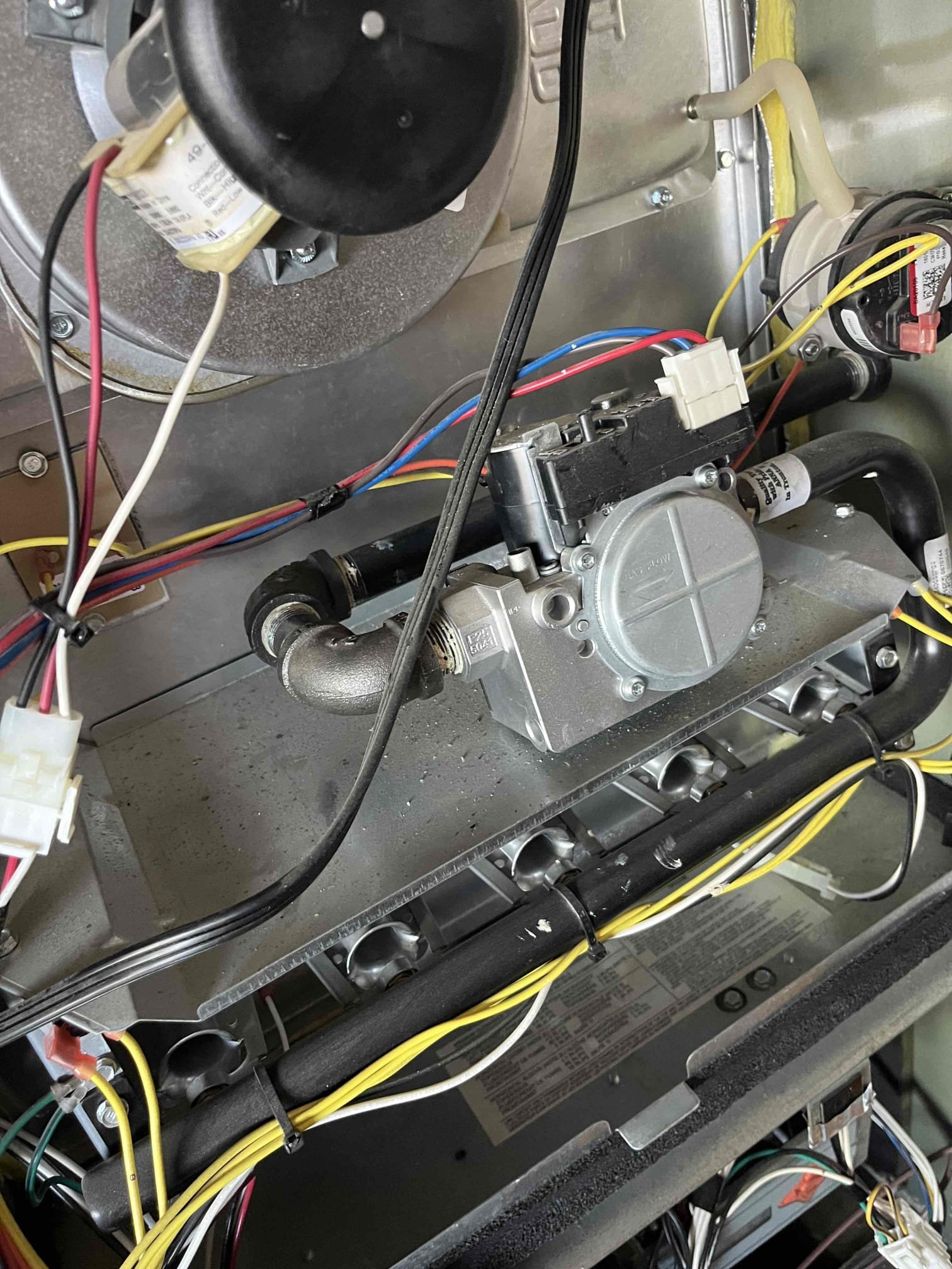 ❄️🔥💨
Semi annual HVAC fall service
Replaced filter filters throughout the house/ceiling mounted
Cycle equipment followed system, sequence of operation
Furnace set to test mode, checked burners, gas, pressures, heating safety sensors, and blower motor amps
Condenser checked condenser fan motor, compressor, amps and voltage
Clear, condensation line
Replaced customer supplied batteries on all sensors throughout the house
Tested zones
Rinsed condenser coil
✅
Heating and cooling equipment checked out operational at this visit

Installed halo LED and tested device operations
