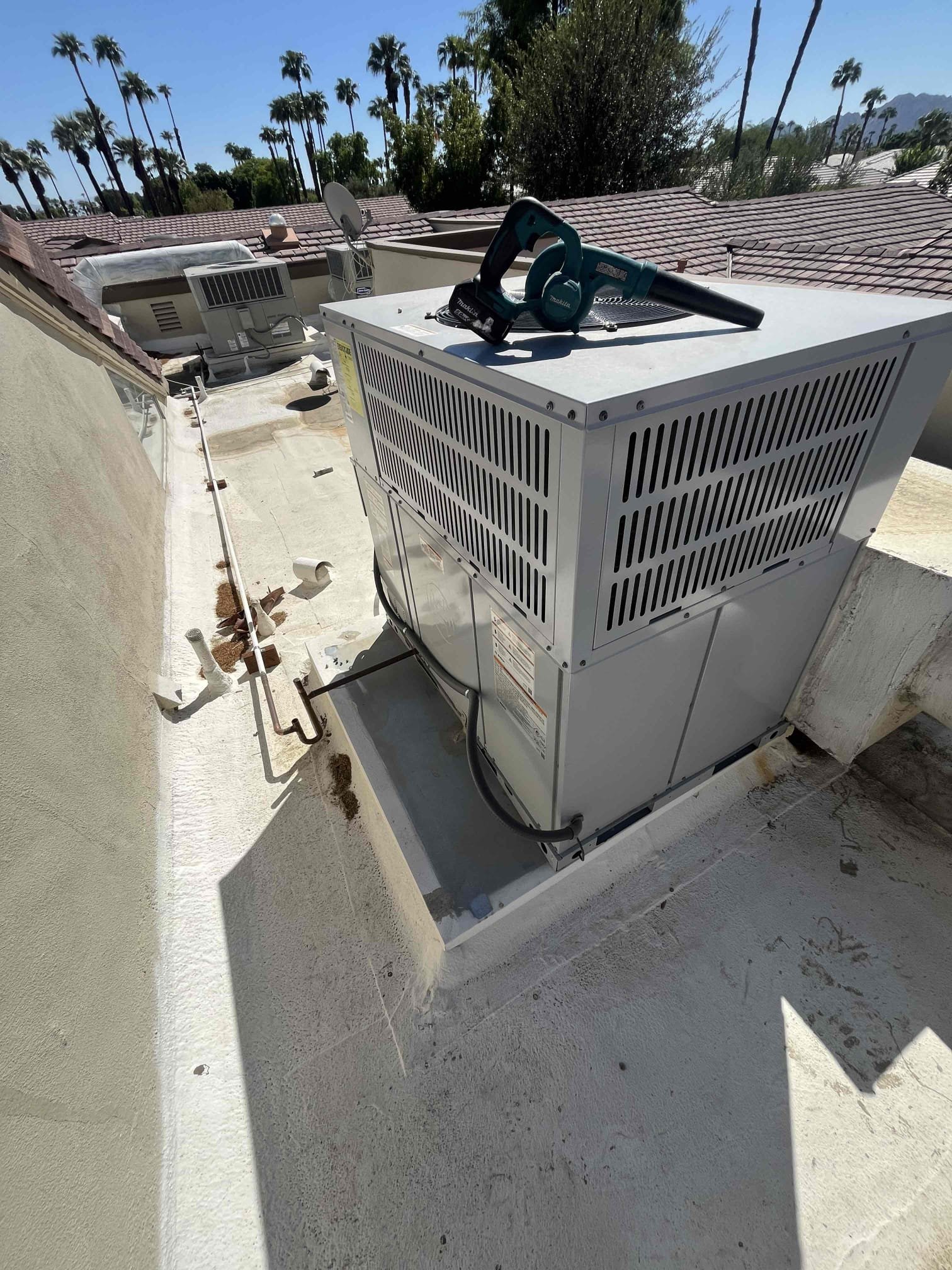 🔥❄️💨
Semi annual HVAC fall service
Replace 24 x 30 filter/ceiling mounted.
Cycle equipment followed system, sequence of operation
Checked condenser found motor, compressor, amps and voltage.
Thermostat checked out OK.
Cleared condensation line, inspected evaporator coil and blower wheel
Checked refrigerant/split and verified reversing valve operations
✅
System checked out operational at this visit

🗣️
Informed client of whole house air purification
Also, equipment, surge protection and whole house surge protection
Attached our estimates or recommend recommended enhancements
