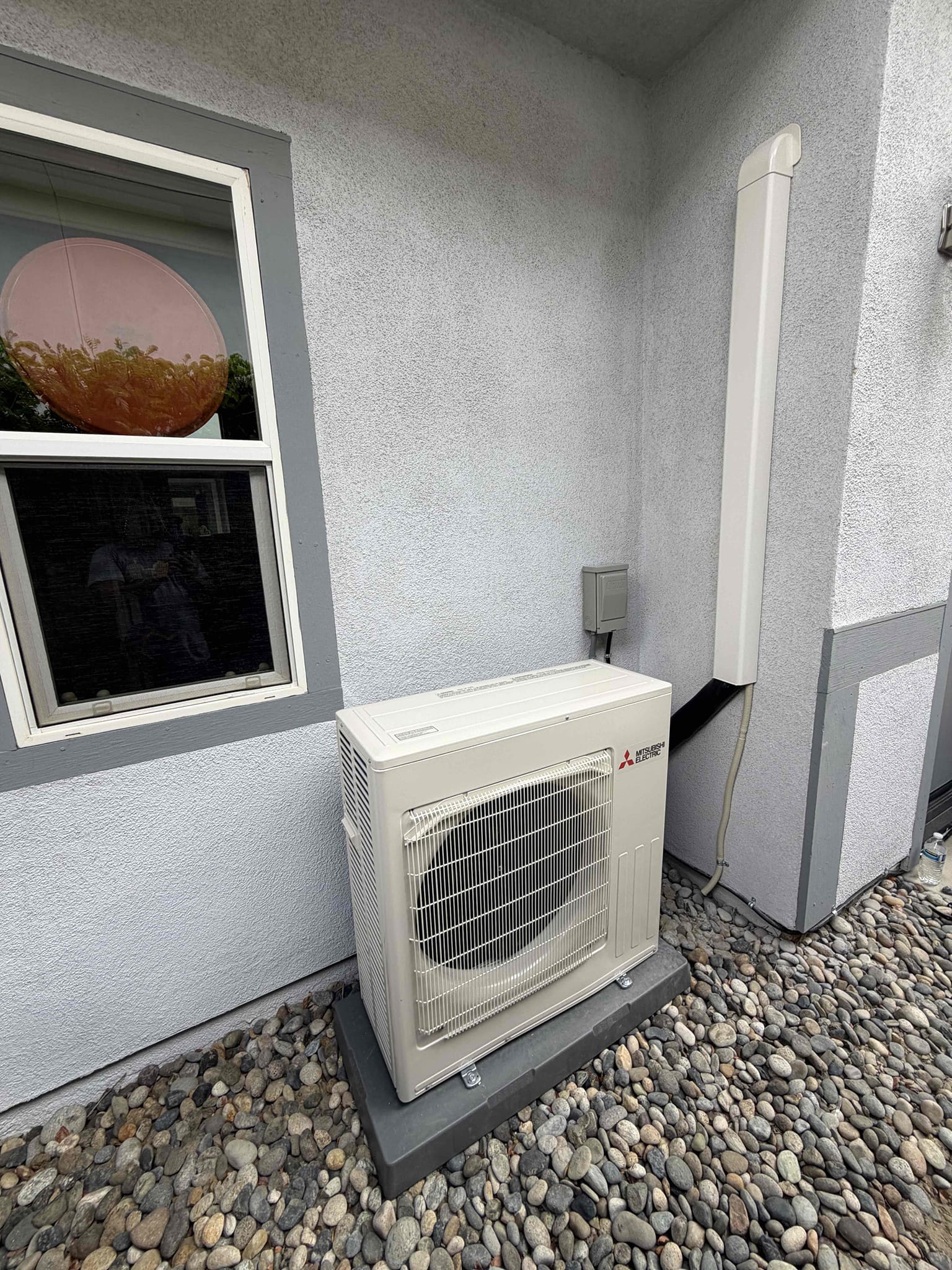 Installed 2 Ton ductless 20 seer, ran our own electrical and replaced 2 dampers in a tight working area.