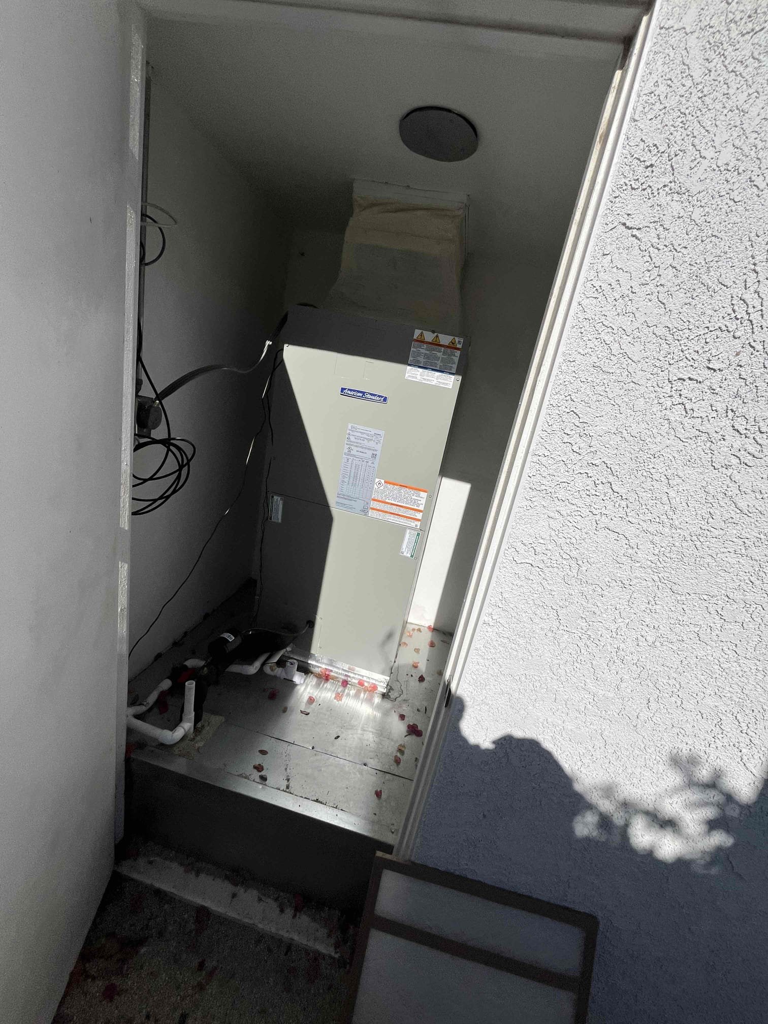 ❄️🔥💨 semi annual HVAC fall service 

Replaced filters located within the package unit and air handler
Cycled equipment followed system, sequence of operation reversing valve operation
Checked refrigerant/temperature split
Cleared condensation line. Thermostats checked ok.
Evaporator inspection checked out OK
Rinsed condenser coils
Check capacitor, fan motor, compressor, amps and voltage

Goodman system
Replaced capacitor

✅
All systems check out operational and within end limits

🎃☕️
Gave Client Starbucks gift card for October maintenance
