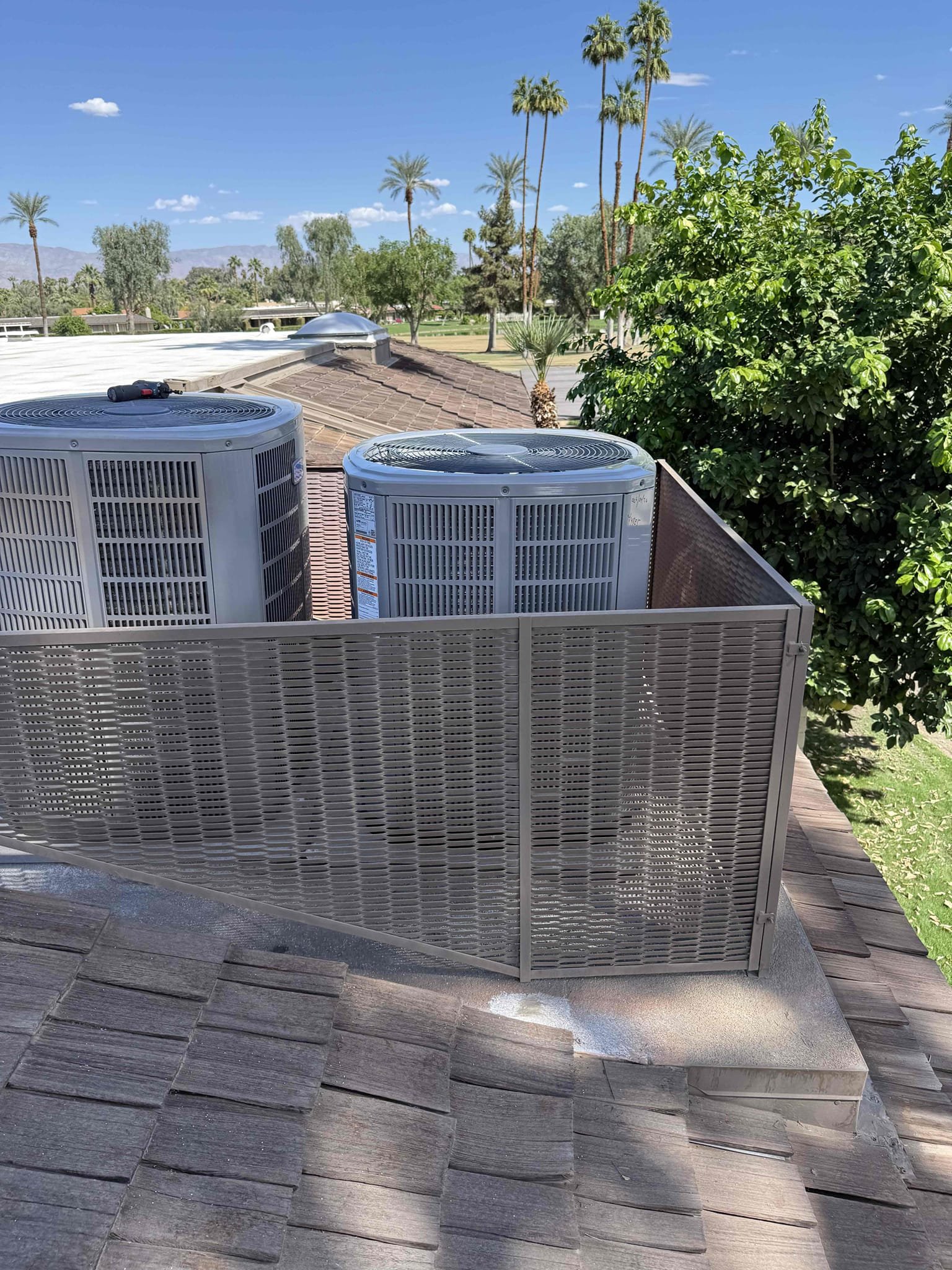 Rancho Mirage, CA - Installed 4 Ton American Standard Gold 17 upflow Split Heat Pump System

Performed maintenance on second system. Replaced filter, cleared condensation drain. Tested all electrical, safety. And heating components. Thermostat (Honeywell color) working properly. Zero carbon monoxide detected detected. System working properly. 