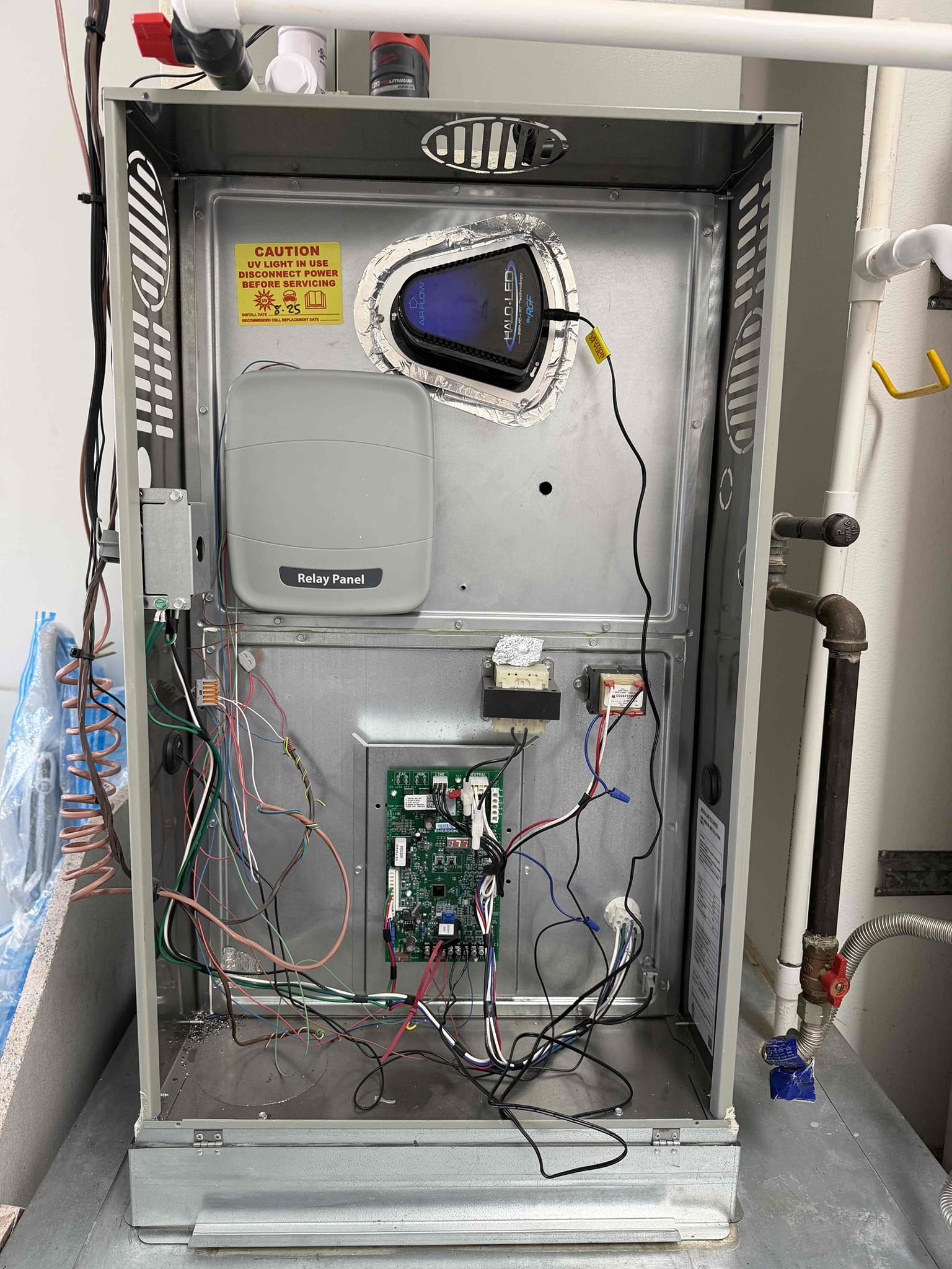Performed an indoor safety maintenance on&nbsp;an American Standard furnaces. Filters located inside filter rack, fau located in garage, changed 20x25 filter, flushed condensation line, on fau followed sequence of operation, checked for amperage and voltage, checked for blower speed, check for any loose connections, check for temperature rise, everything within range also cleared dust accumulated inside electrical component. Systems are working within specifications in heating at the time of maintenance. Gave Starbucks gift card
