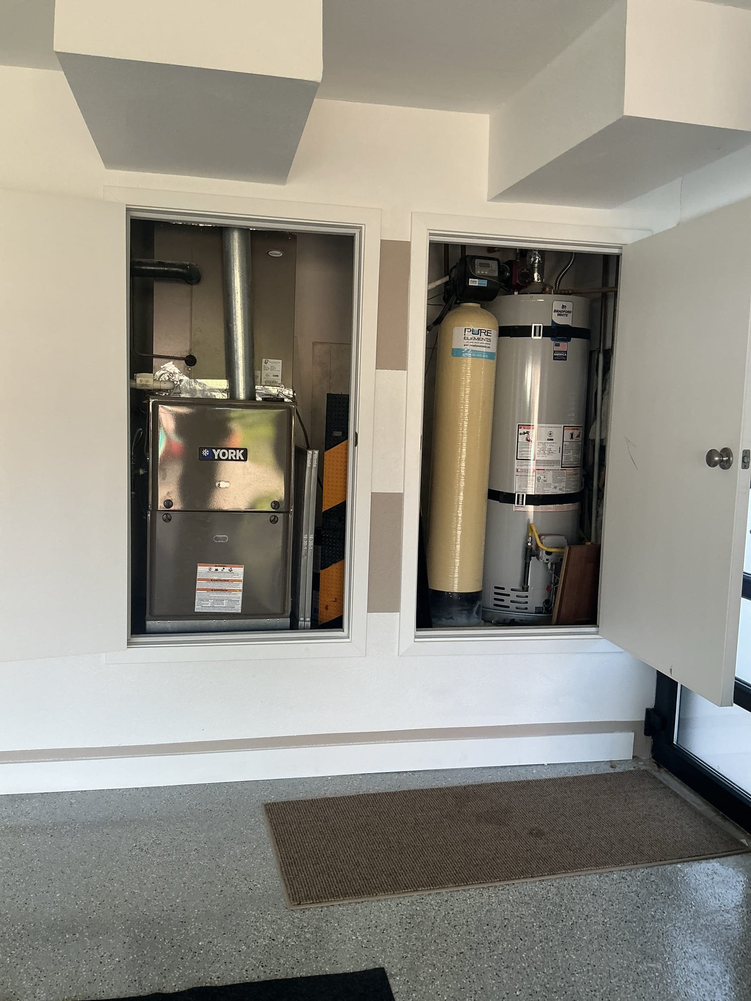 Inspected ductwork. Verified temperatures split are even throughout ductwork. Opened supply and return air vents verified ductwork is connected properly. Ductwork inner liner in good condition. Ductwork limited access do to flat roof with no Attic access. Recommend accuclean filtration system for indoor air quality. 
