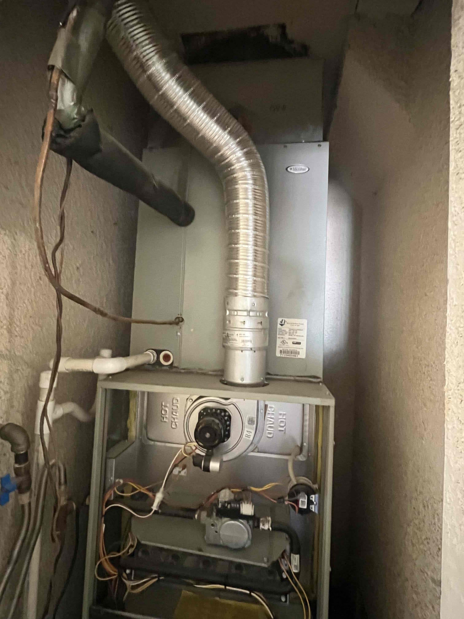 🔥💨
2015 American standard split system
Furnace located in hallway, mechanical closet
Condenser located on ground

HVAC fall service

Cleared condensation line, rinse washable filter
Cycled equipment followed heating sequence of operation, checked, inducer fan motor, blower motor, hitting safety sensors, gas pressures, and flames
Inspected blower motor wheel and amps
Thermostat checked out OK
Check for carbon monoxide throughout the house/nothing detected
Honeywell 8000 thermostat checked out OK
✅
Equipment checked out operational at this visit

☕️🎃
Gave client Starbucks gift card for October maintenance

📆
Booked summer maintenance