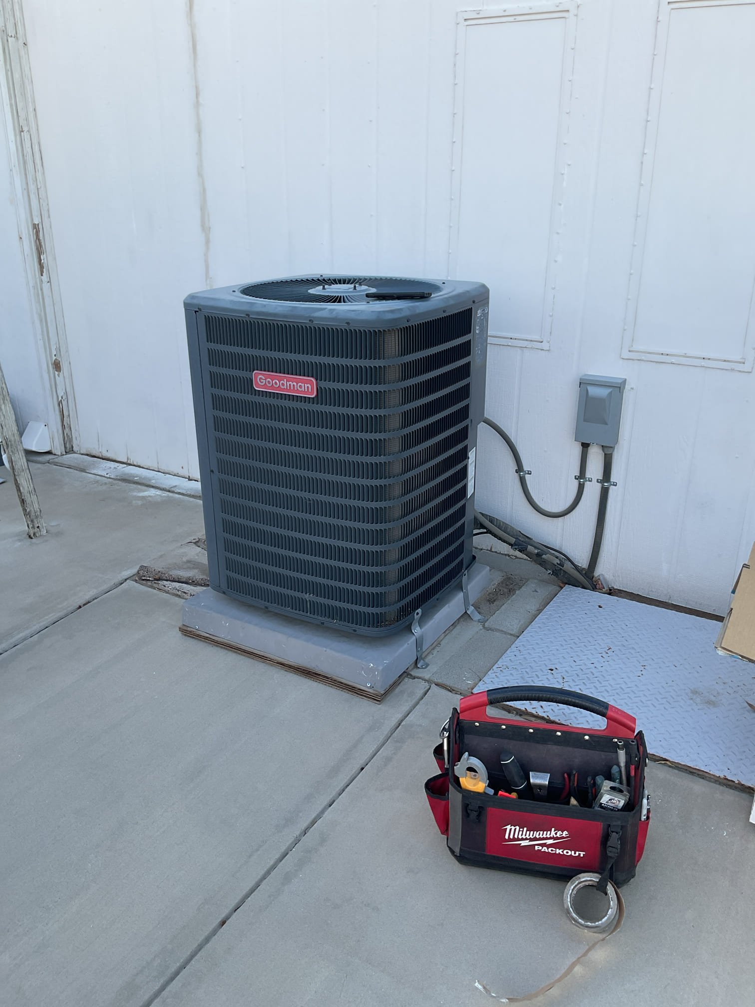 Indoor unit safety inspection and maintenance. Replaced filter. Checked refrigerant circuit diagnostic, dual run capacitors and electric motors. Checked running/starting amperage. Thermostat: OK. System is servicing the home at the time of maintenance – Starbucks. Client will pre-book summer maintenance.
