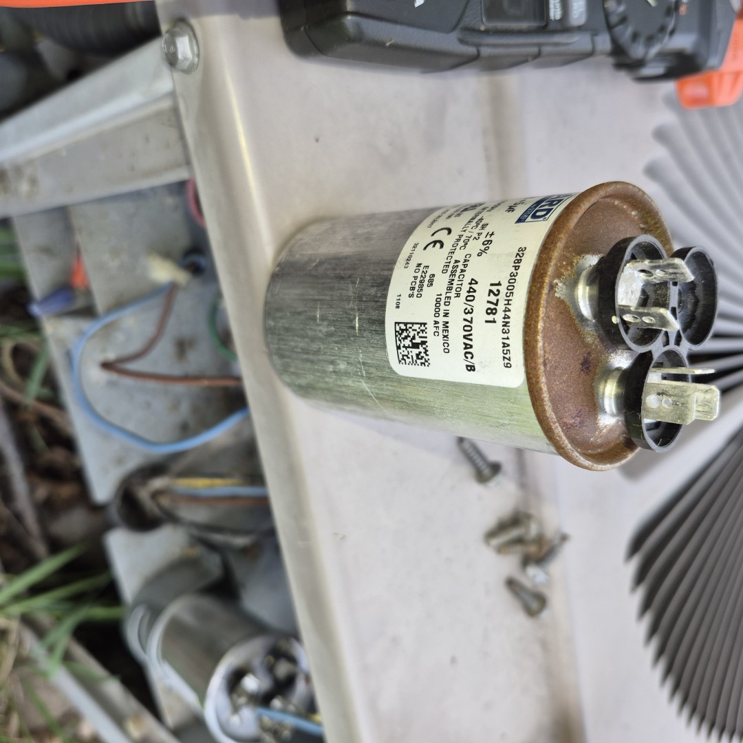 Carrier unit 

Damaged capacitor