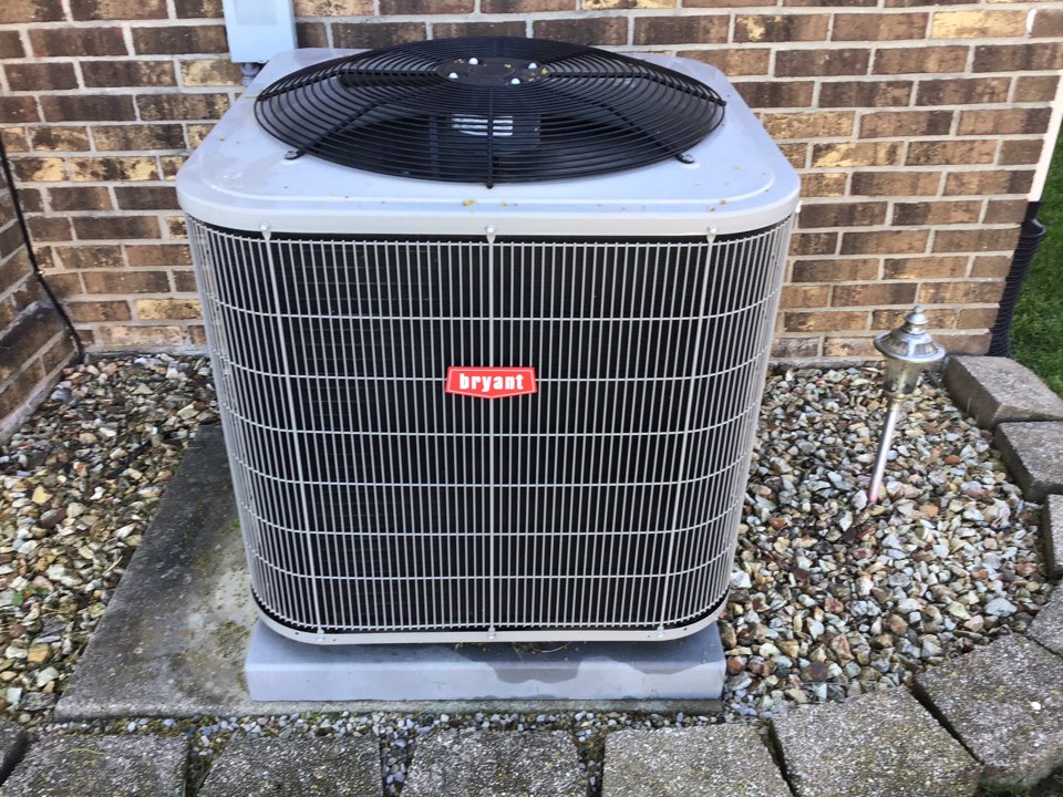 Service on a residential Bryant air conditioner in Rochester hills.