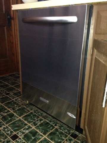 This dishwasher replaced an old unit that wasn't doing much for cleaning the dishes. We replaced the supply line that goes to the dishwasher and completed this install in about 90 minutes. 

We also re-plumbed the kitchen sink which had been previously attempted by the old homeowner. 