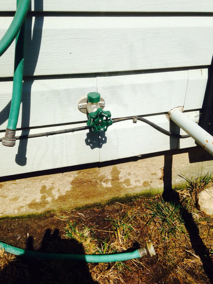 Install prior hosebibb with vacuum relief breaker.
