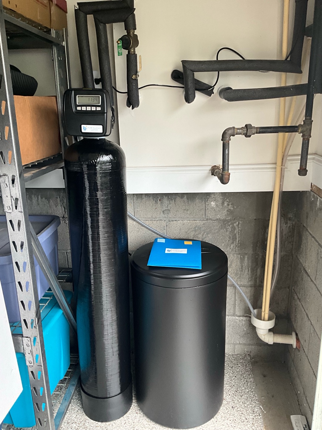 This comprehensive PRO water treatment package delivers filtered, softened water to your entire home using industry-leading technology. The system begins with a carbon filter, effectively removing chlorine and other unwanted contaminants. Following this, the water passes through a softening resin, ensuring your home remains limescale-free. As a final stage, the water is processed through a 5-stage reverse osmosis system, typically installed at the sink or wet bar, providing bottle-quality water straight from your sink and, if possible, your fridge.