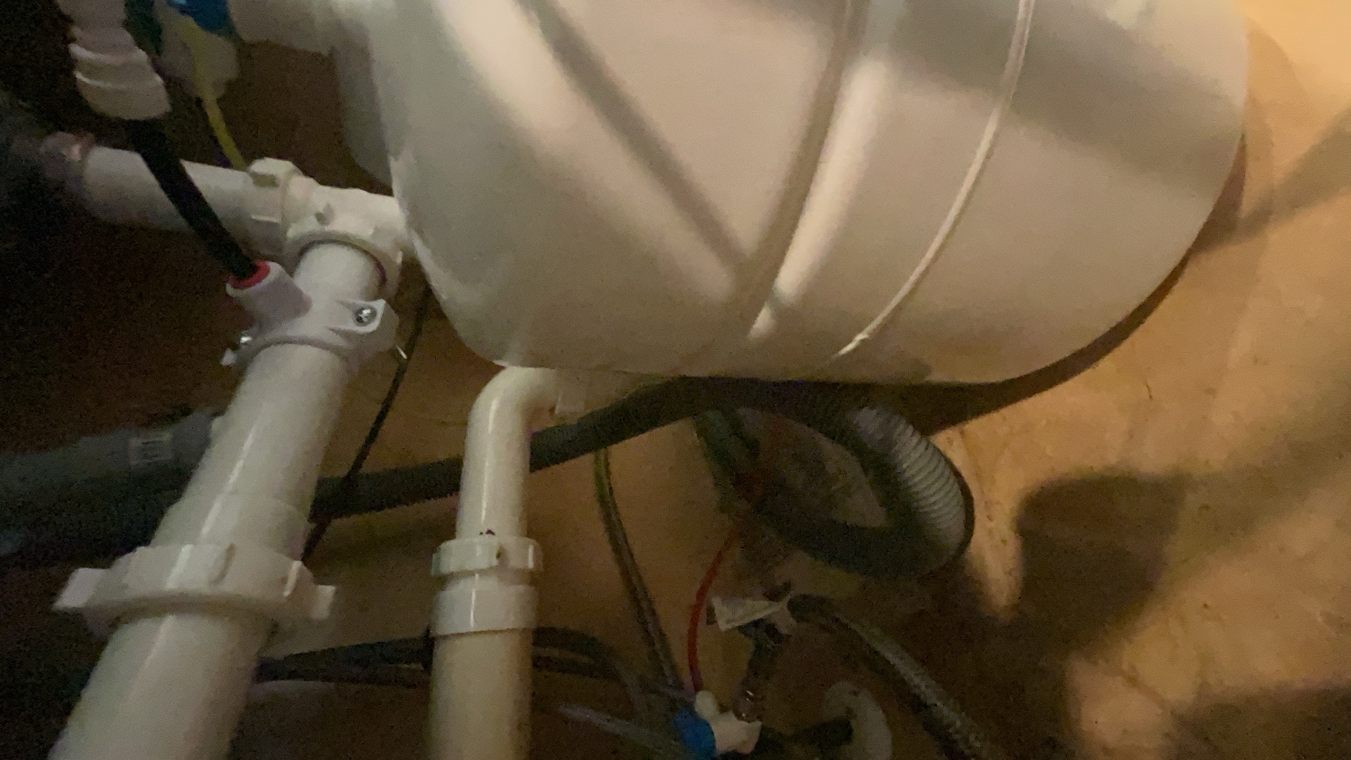 This comprehensive PRO water treatment package delivers filtered, softened water to your entire home using industry-leading technology. The system begins with a carbon filter, effectively removing chlorine and other unwanted contaminants. Following this, the water passes through a softening resin, ensuring your home remains limescale-free. As a final stage, the water is processed through a 5-stage reverse osmosis system, typically installed at the sink or wet bar, providing bottle-quality water straight from your sink and, if possible, your fridge.