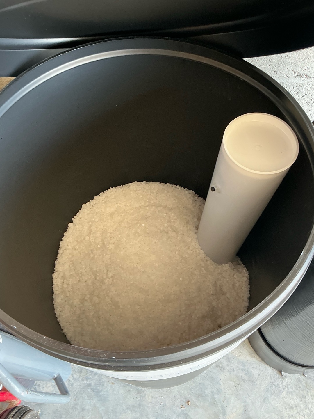 This comprehensive PRO water treatment package delivers filtered, softened water to your entire home using industry-leading technology. The system begins with a carbon filter, effectively removing chlorine and other unwanted contaminants. Following this, the water passes through a softening resin, ensuring your home remains limescale-free. As a final stage, the water is processed through a 5-stage reverse osmosis system, typically installed at the sink or wet bar, providing bottle-quality water straight from your sink and, if possible, your fridge.