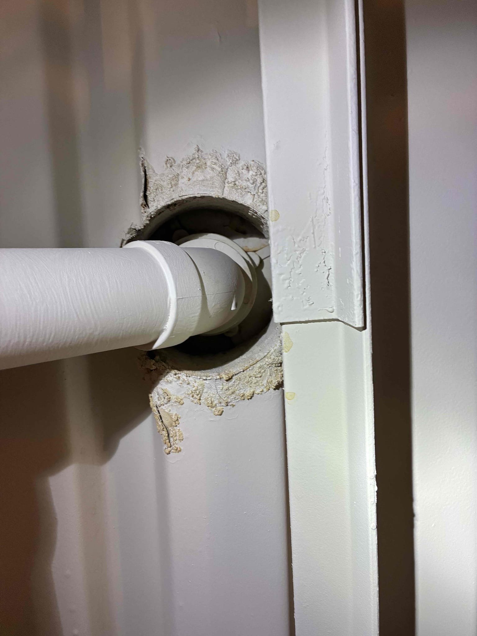 Customer had leak coming from bathroom into unit below. Ran water in shower drain and saw no leak. After flushing toilet had several drips coming from underneath into unit below. Pulled and reset toilet to fix leak. Flange was in good condition. Ran water again after to check for leak but was unable to recreate. 