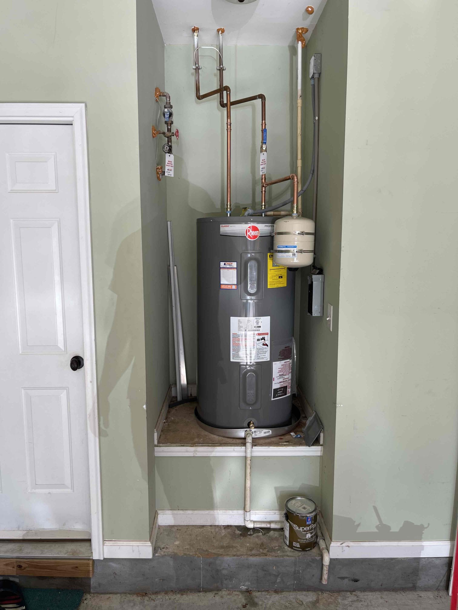 Came out for a possible leaking dishwasher and water heater. Arrived and inspected dishwasher. Water was leaking out of the dishwasher when the drain cycle would begin. Recommended he replace the dishwasher. Water heater was older and out of warranty. Had a leak expansion tank. Customer elected to replace the water heater. Installed new 50 gallon electric Rheem water heater and expansion tank and pan. Tested to ensure proper function and a leak free install. No further issue at this time. 