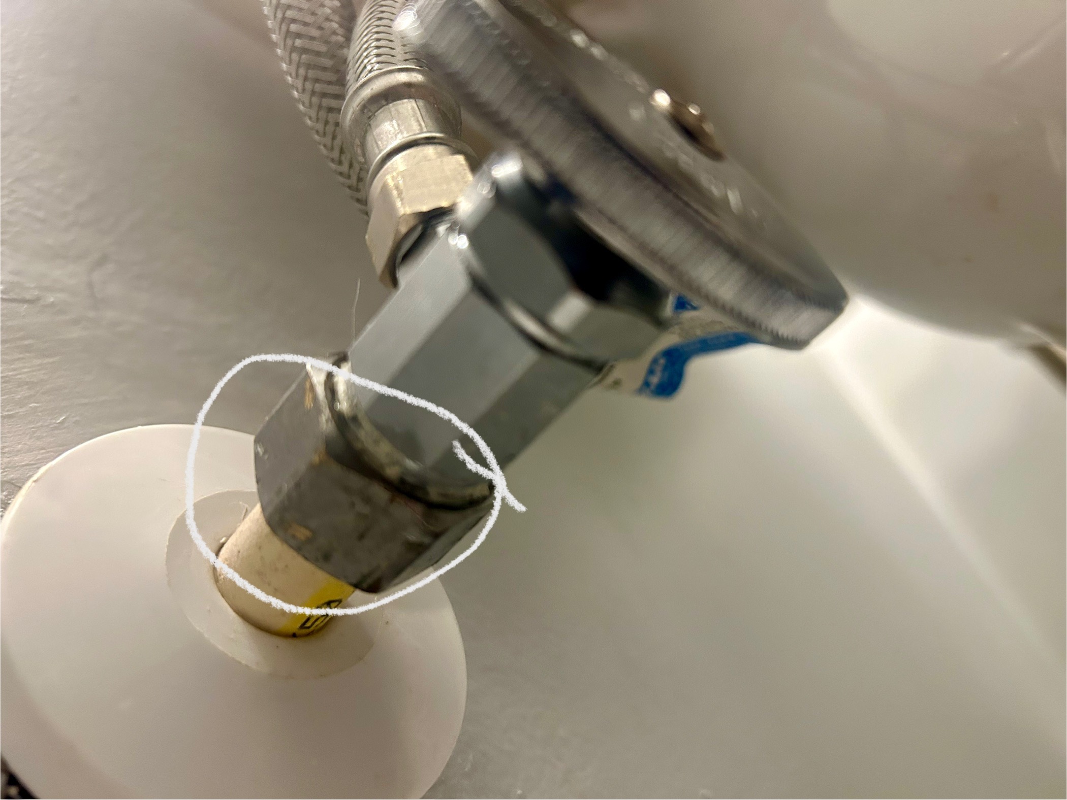 Tighten the shut off valve , stopped small leak 