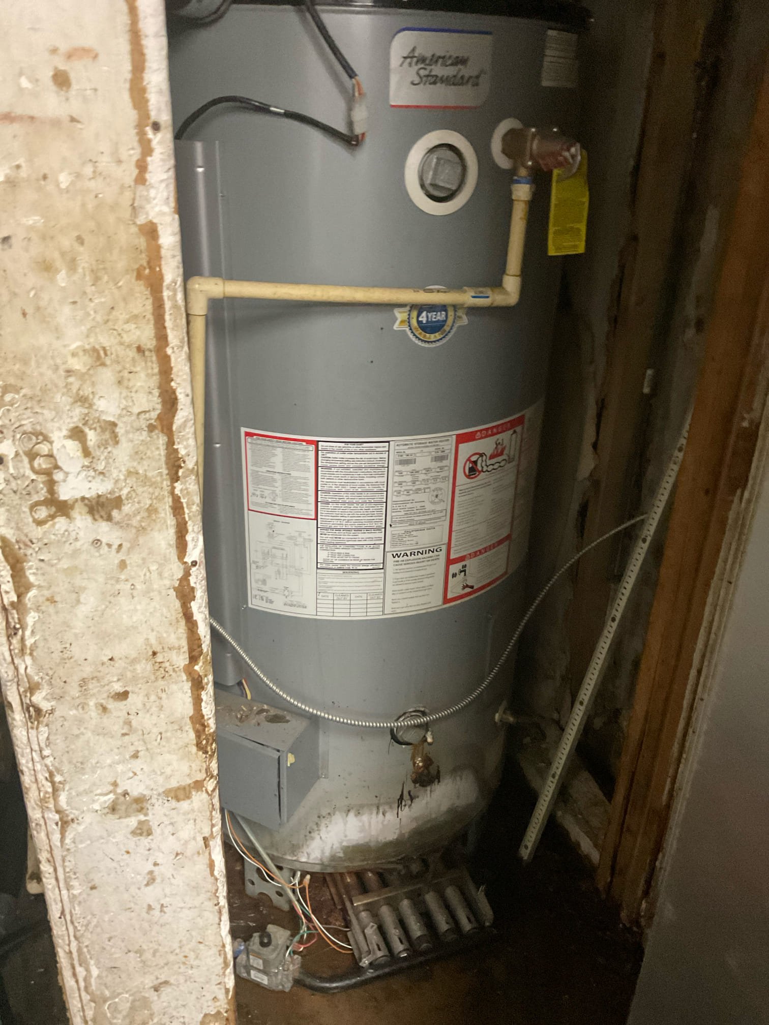 Emergency plumbing service, replaced a commercial 100 gallons 199,000 btu gas water heater for the restaurant 