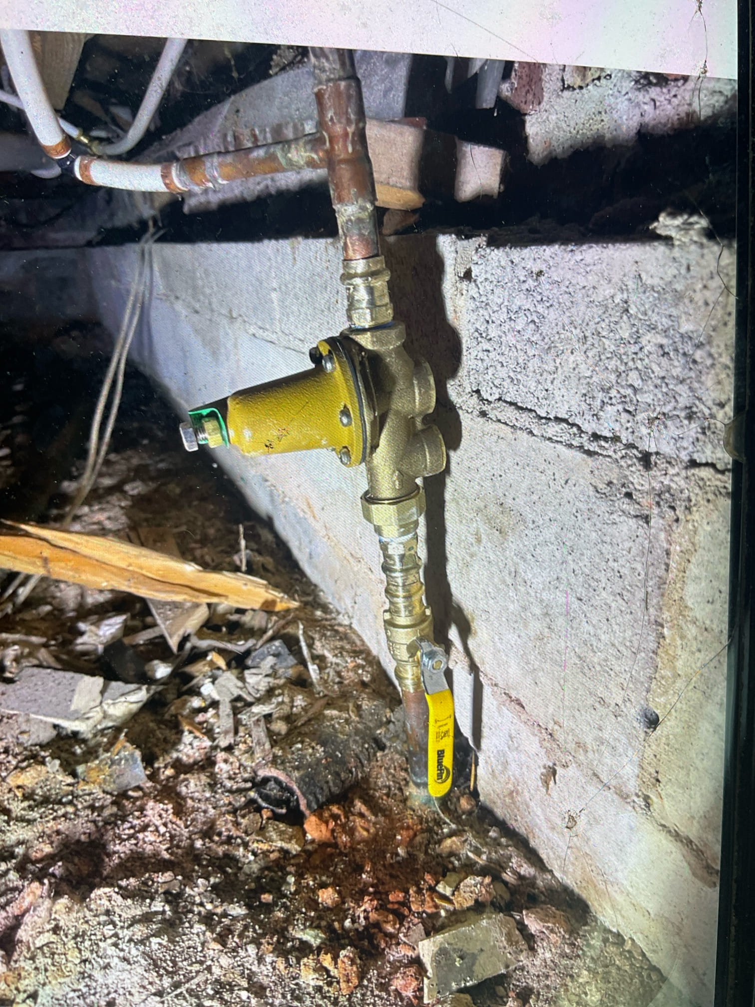 Found high water pressure almost at 100 psi , add main water shut off valve 3/4 ball valve and watts AUB 25 Prv today in crawl space .